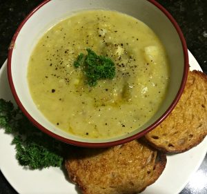 Leek, potato & asparagus soup